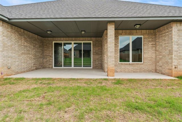 10500 SW 50th Street, Mustang, OK 73064
