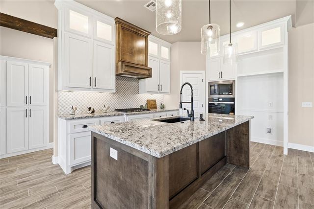 10500 SW 50th Street, Mustang, OK 73064