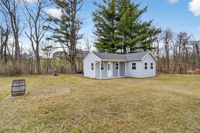 187 Lape Road, North Greenbush, NY 12144