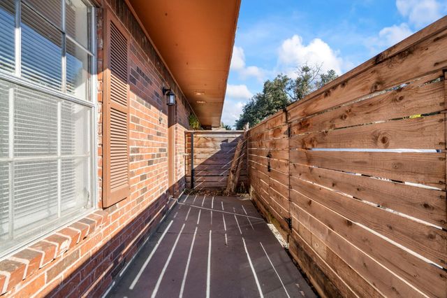 9303 Hammerly Boulevard 1002, Houston, TX 77080