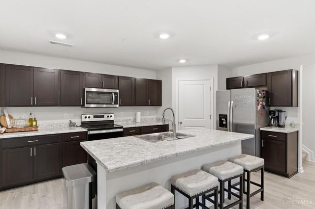 5049 Lakeview Drive, Hamilton Twp, OH 45152