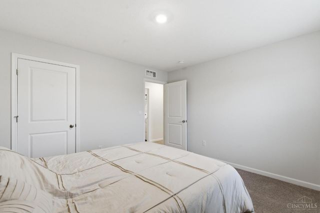 5049 Lakeview Drive, Hamilton Twp, OH 45152