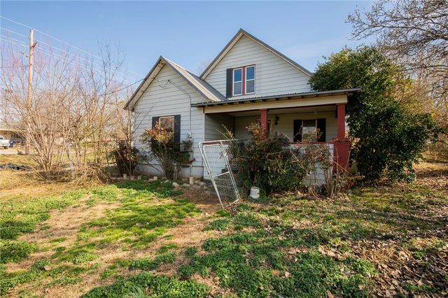 407 N Pittman Street, Prairie Grove, AR 72753