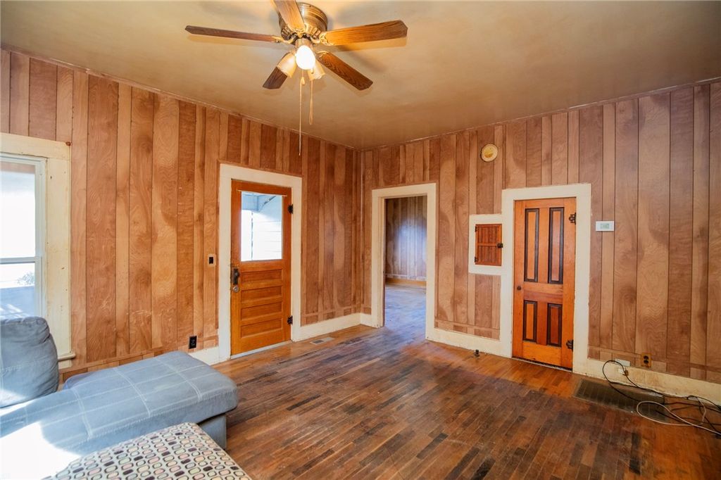 407 N Pittman Street, Prairie Grove, AR 72753