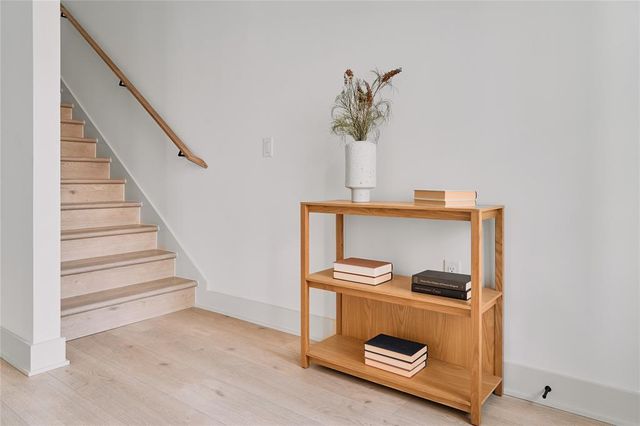 2209 Woodland Ave 201, Austin, TX 78741