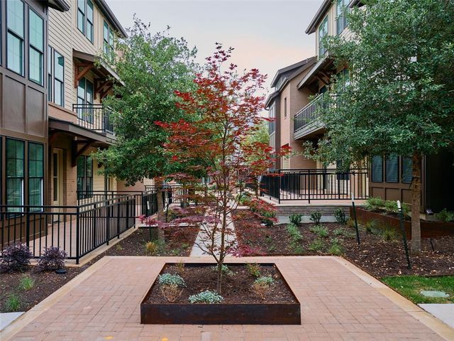 2209 Woodland Ave 201, Austin, TX 78741