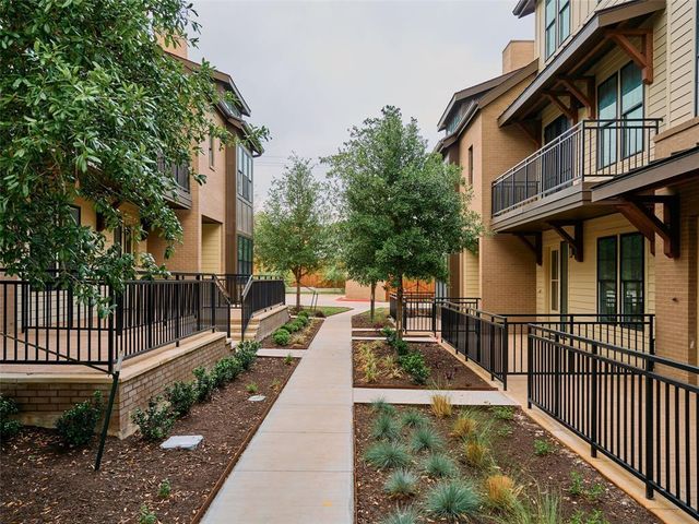 2209 Woodland Ave 201, Austin, TX 78741