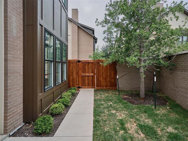 2209 Woodland Ave 201, Austin, TX 78741