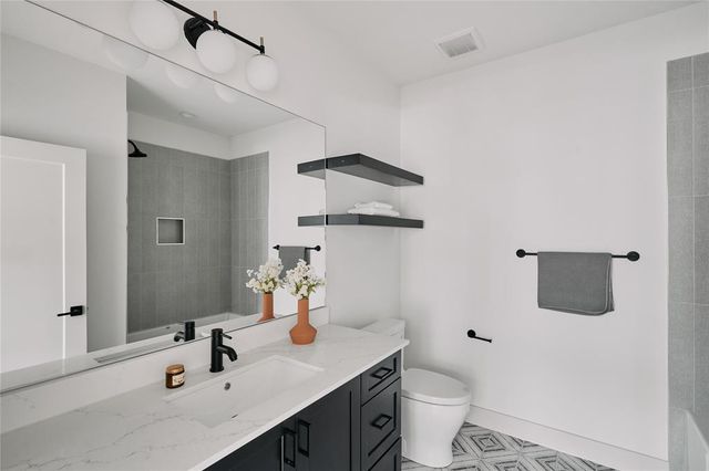 2209 Woodland Ave 201, Austin, TX 78741