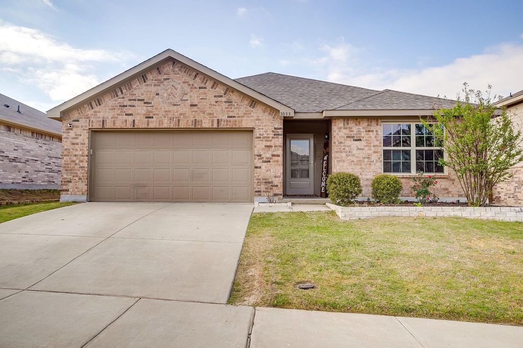 3033 Whitetail Chase Drive, Fort Worth, TX 76108 — exterior