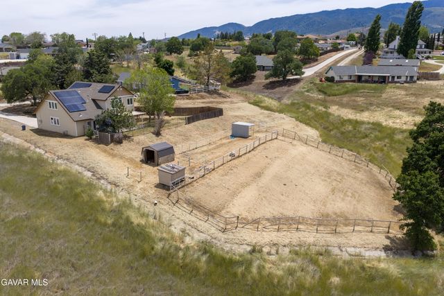 20450 Clubview Court, Tehachapi, CA 93561