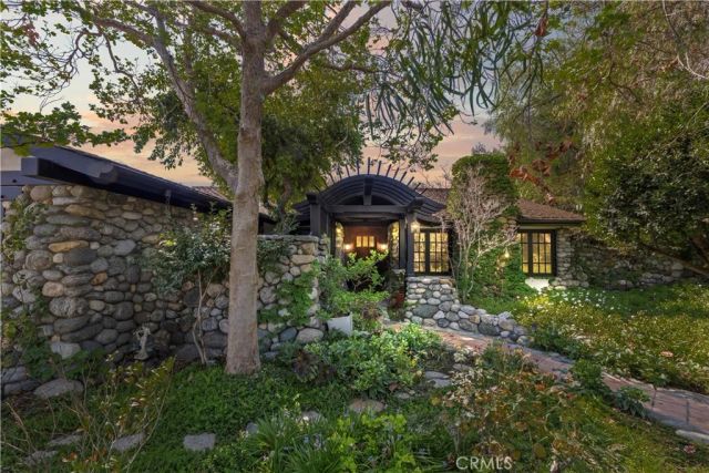 2293 Bonnie Brae, Claremont, CA 91711
