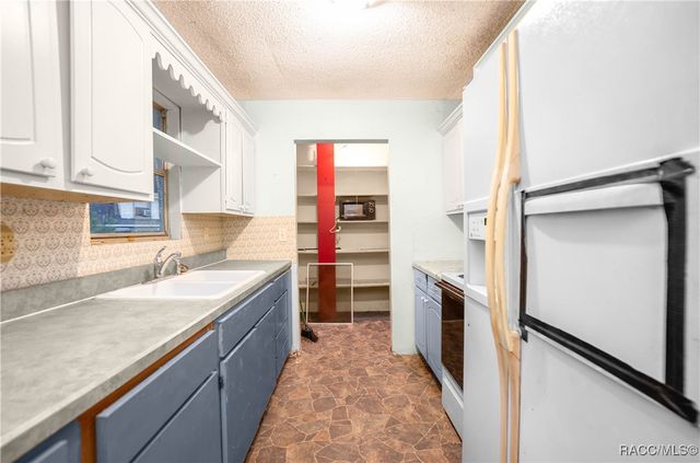 2424 N Junglecamp Road, Inverness, FL 34453