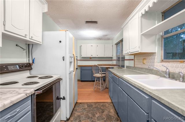 2424 N Junglecamp Road, Inverness, FL 34453