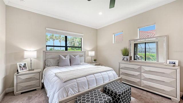 8215 LARKSPUR CIRCLE, Sarasota, FL 34241