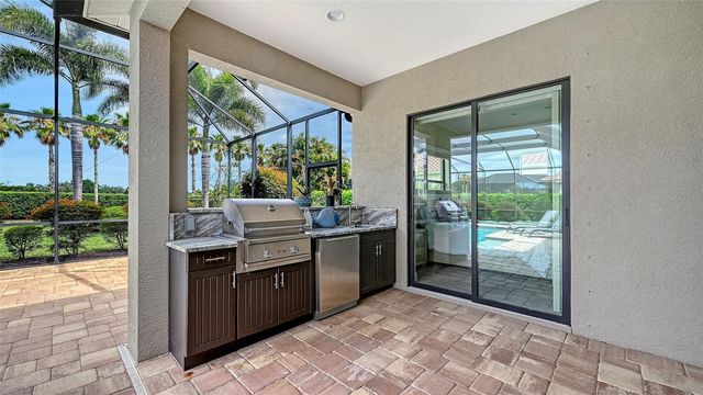 8215 LARKSPUR CIRCLE, Sarasota, FL 34241