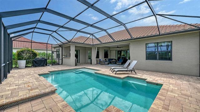 8215 LARKSPUR CIRCLE, Sarasota, FL 34241