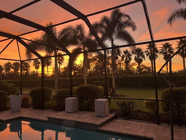 8215 LARKSPUR CIRCLE, Sarasota, FL 34241