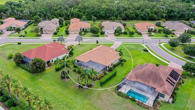 8215 LARKSPUR CIRCLE, Sarasota, FL 34241
