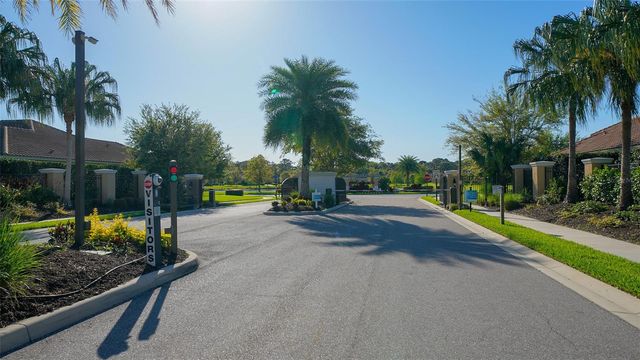 8215 LARKSPUR CIRCLE, Sarasota, FL 34241