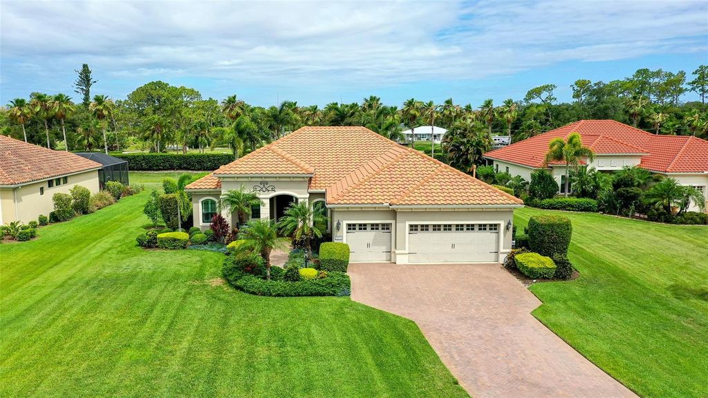 8215 LARKSPUR CIRCLE, Sarasota, FL 34241
