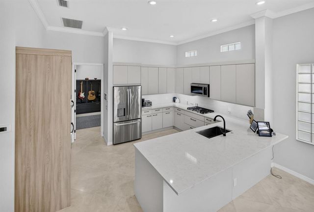 144 Sedona Way, Palm Beach Gardens, FL 33418