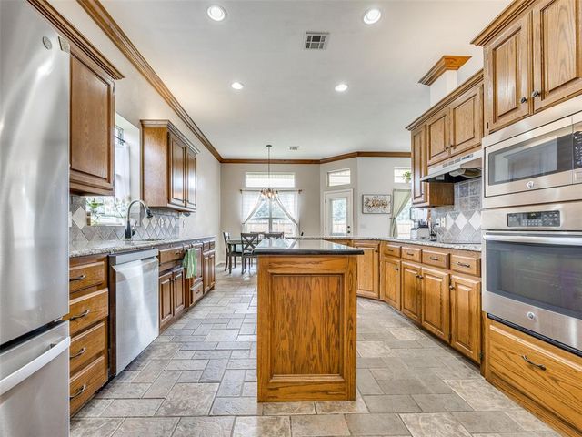 8204 NW 64th Terrace, Oklahoma City, OK 73132