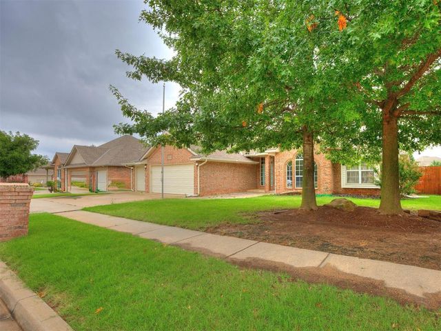 8204 NW 64th Terrace, Oklahoma City, OK 73132