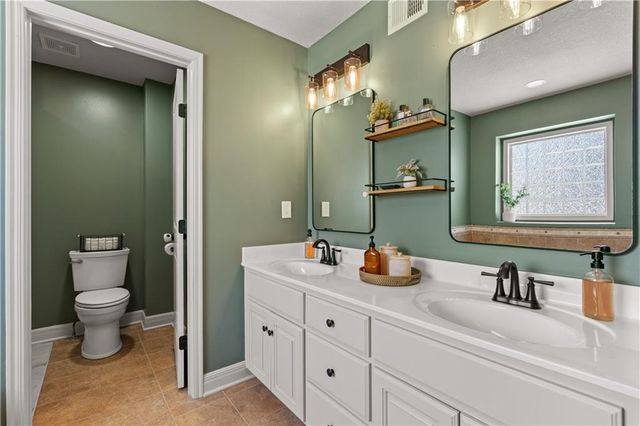 1716 NW Nicholas Drive, Grain Valley, MO 64029