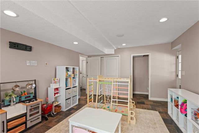 1716 NW Nicholas Drive, Grain Valley, MO 64029