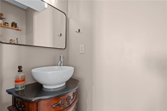 1716 NW Nicholas Drive, Grain Valley, MO 64029