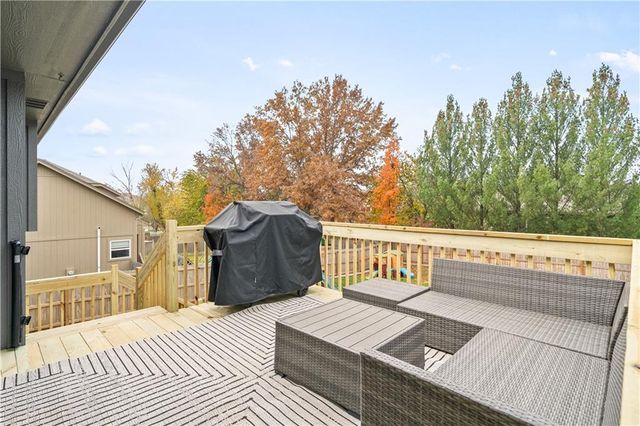 1716 NW Nicholas Drive, Grain Valley, MO 64029