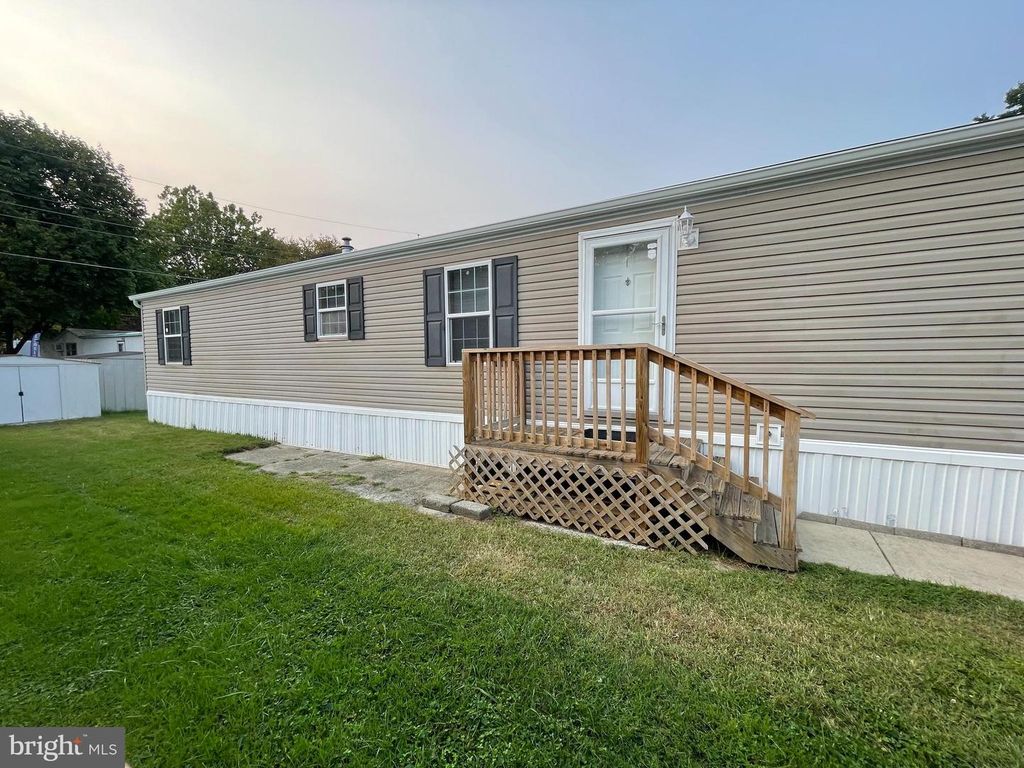 27 CAMILLA DR., Pennsville, NJ 08070