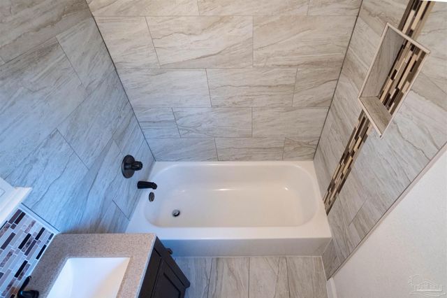 409 Frisco Rd, Pensacola, FL 32507