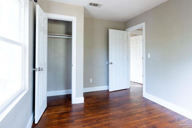 409 Frisco Rd, Pensacola, FL 32507