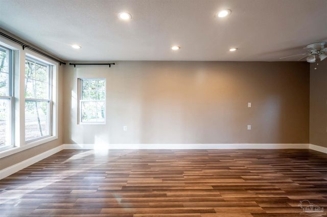 409 Frisco Rd, Pensacola, FL 32507