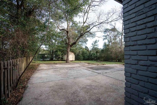 409 Frisco Rd, Pensacola, FL 32507