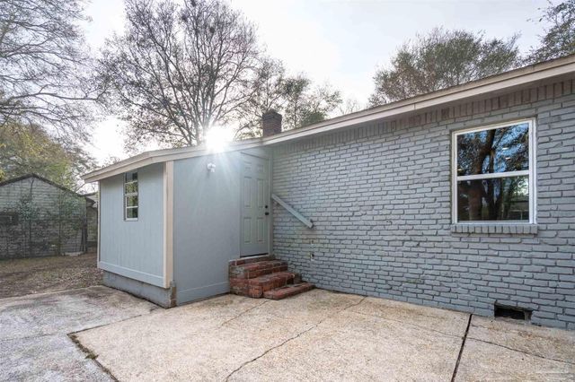 409 Frisco Rd, Pensacola, FL 32507