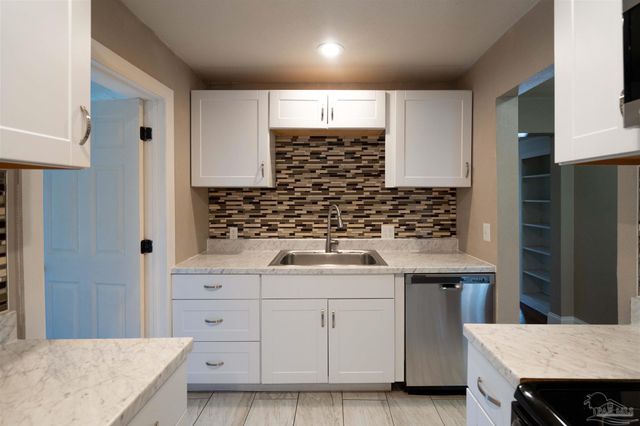 409 Frisco Rd, Pensacola, FL 32507