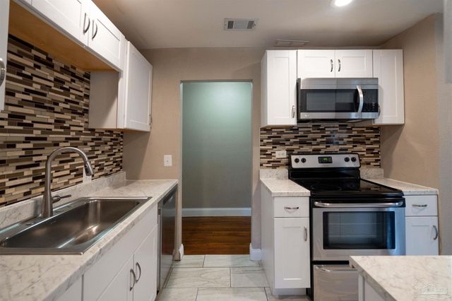 409 Frisco Rd, Pensacola, FL 32507