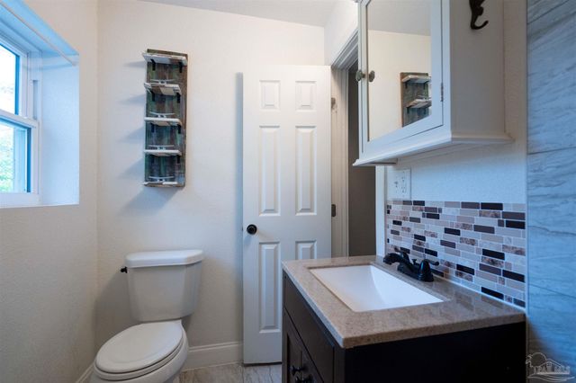 409 Frisco Rd, Pensacola, FL 32507