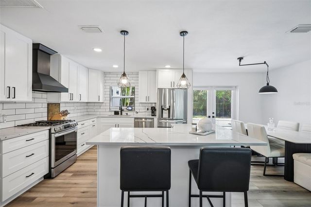 4600 BAYSHORE BOULEVARD NE, St Petersburg, FL 33703