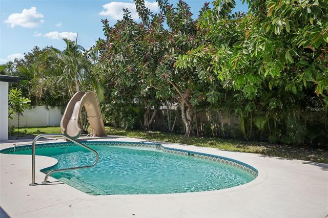 4600 BAYSHORE BOULEVARD NE, St Petersburg, FL 33703