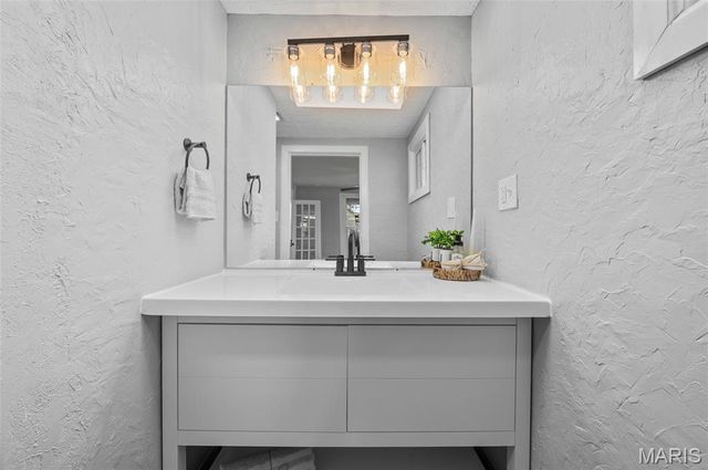 215 Clay Street, Edwardsville, IL 62025