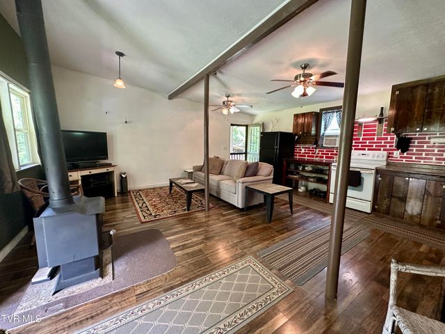 8777 Roan Creek Road, Butler, TN 37640