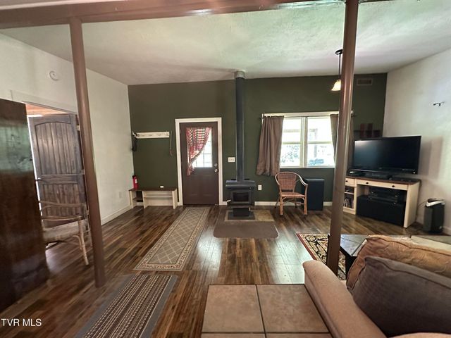 8777 Roan Creek Road, Butler, TN 37640