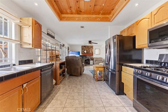 847 S Arrowhead, Rialto, CA 92376