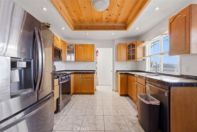 847 S Arrowhead, Rialto, CA 92376