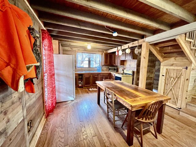 84 Granny Pratt Ln, Belvidere, TN 37306