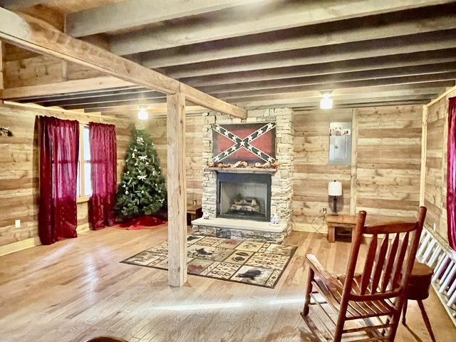 84 Granny Pratt Ln, Belvidere, TN 37306